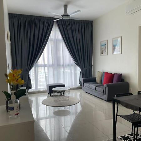 Ioi Conezion Iman'S Home With Pool View Unit 普特拉贾亚 外观 照片