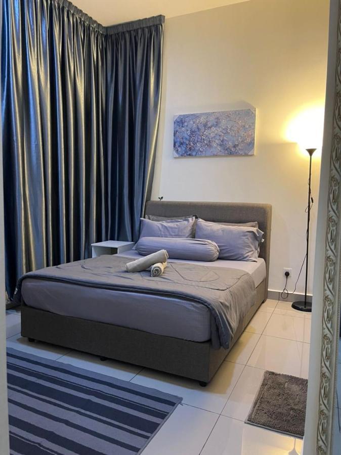 Ioi Conezion Iman'S Home With Pool View Unit 普特拉贾亚 外观 照片