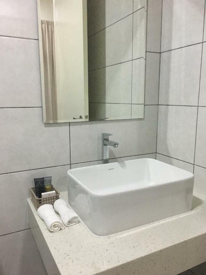 Ioi Conezion Iman'S Home With Pool View Unit 普特拉贾亚 外观 照片