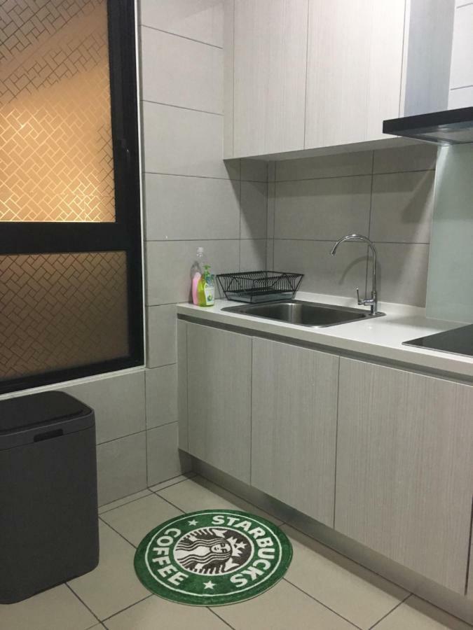 Ioi Conezion Iman'S Home With Pool View Unit 普特拉贾亚 外观 照片