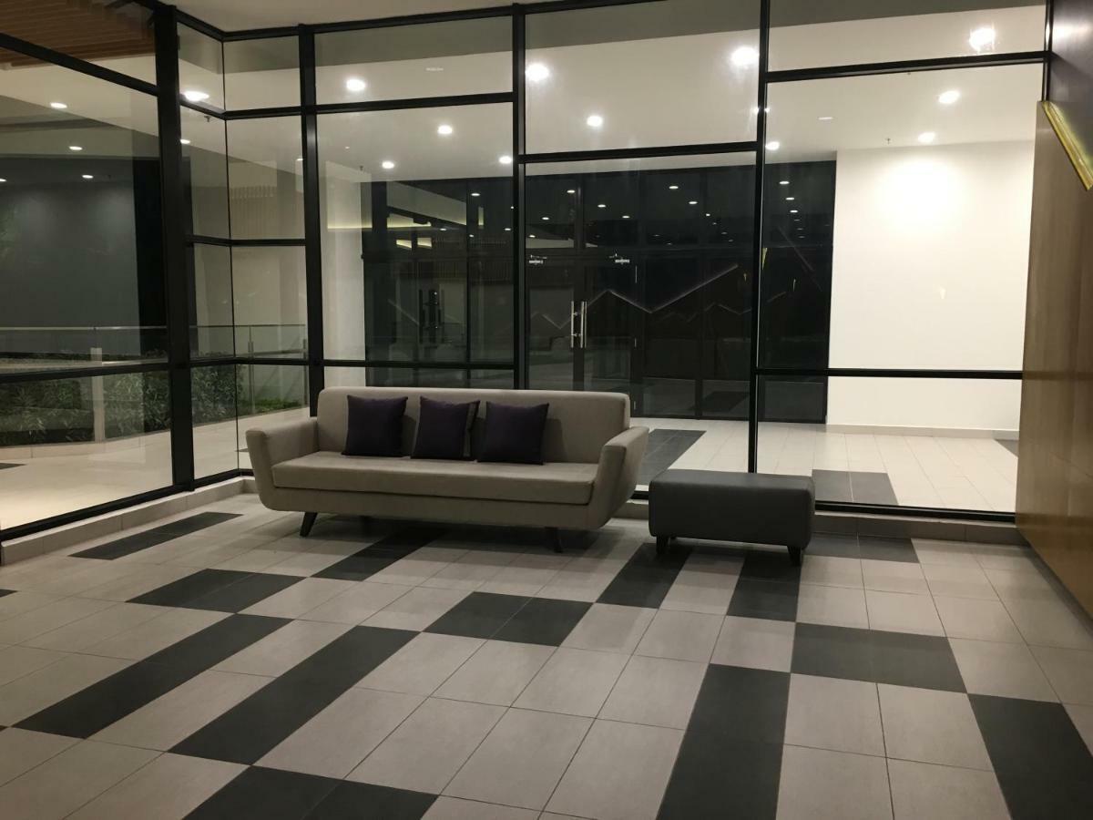 Ioi Conezion Iman'S Home With Pool View Unit 普特拉贾亚 外观 照片