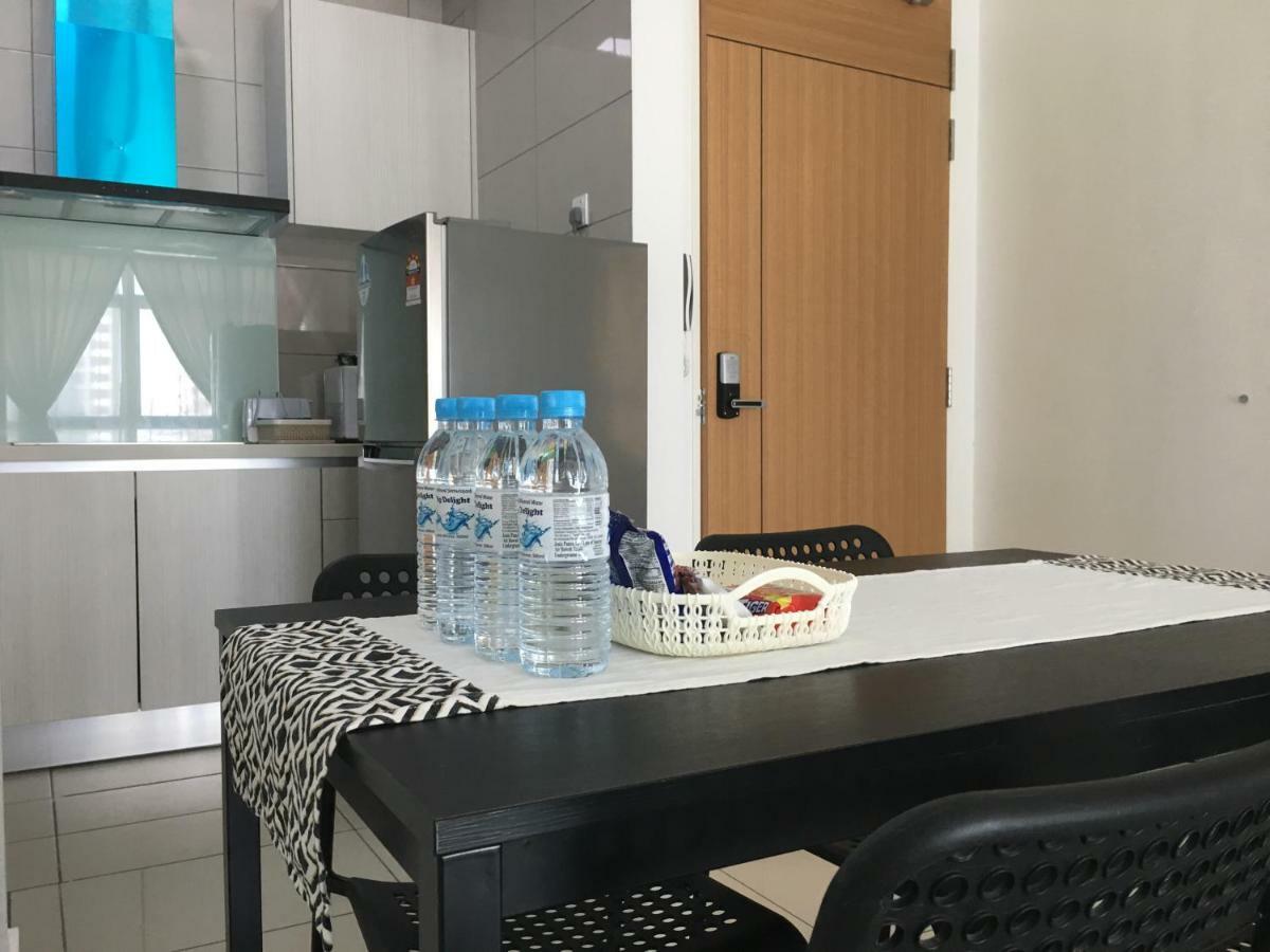 Ioi Conezion Iman'S Home With Pool View Unit 普特拉贾亚 外观 照片