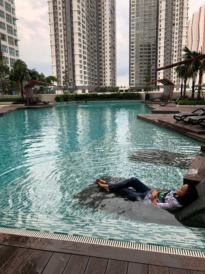 Ioi Conezion Iman'S Home With Pool View Unit 普特拉贾亚 外观 照片